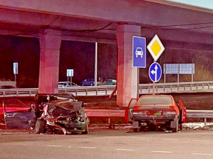 Авария встречных автомобилей под Воронежем отправила в больницу 4-х человек