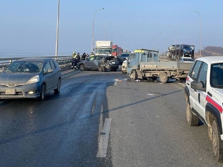 Опубликованы новые подробности ДТП на низководном мосту во Владивостоке