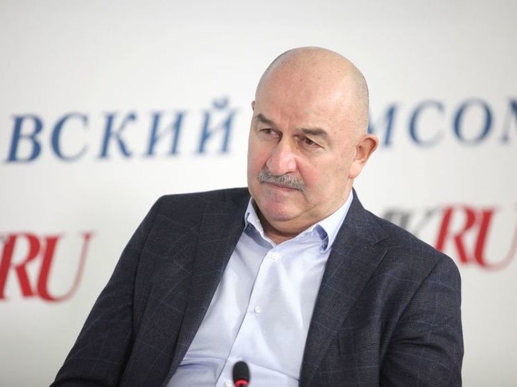 Станислав Черчесов покинул пост главного тренера сборной Казахстана по футболу