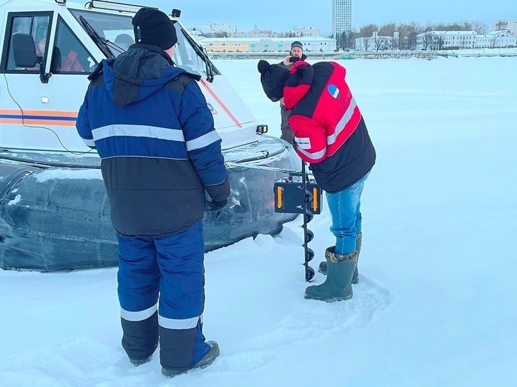 В Архангельске измерили толщину льда в преддверии учений «Безопасная Арктика»