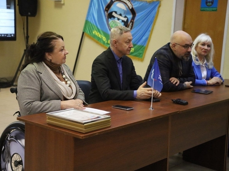 Юные политики Серпухова встретились с депутатом Областной Думы