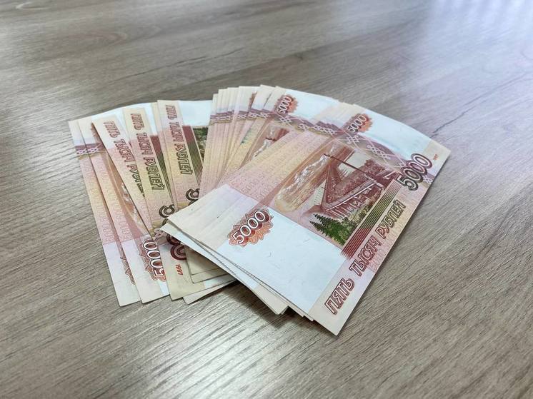 Опрос: больше половины самарцев помнят о размере своей первой зарплаты