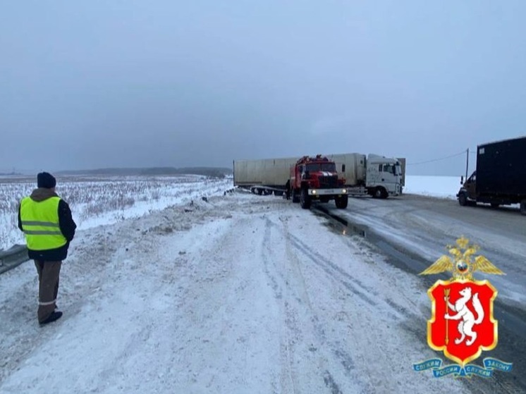 На Пермском тракте восстановили движение после аварии с грузовиком