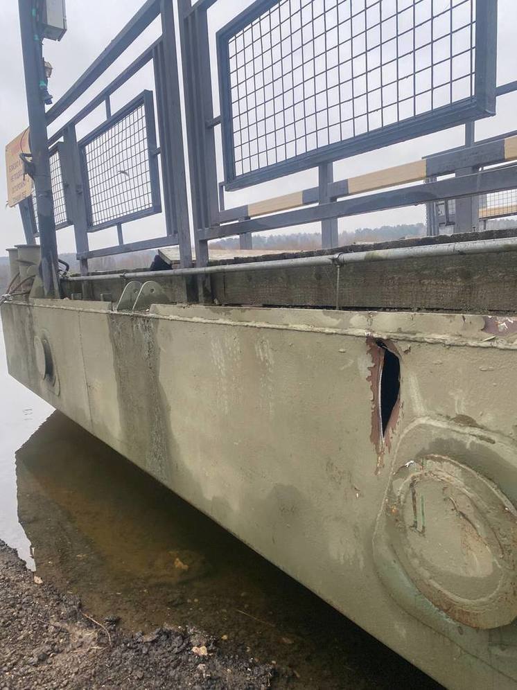 Калужский понтонный мост получил повреждения