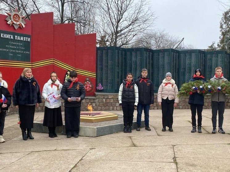 В Токмакском округе Запорожья торжественно открыли Год защитника Отечества