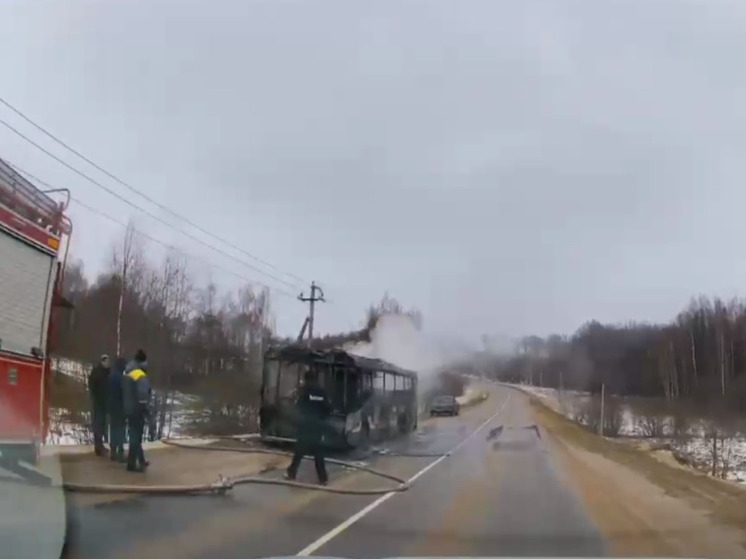 Рейсовый автобус дотла сгорел в Дмитровском округе