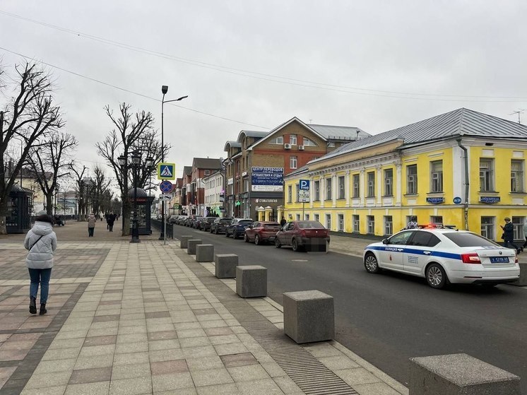 Женщину увезли в больницу после ДТП в центре Твери