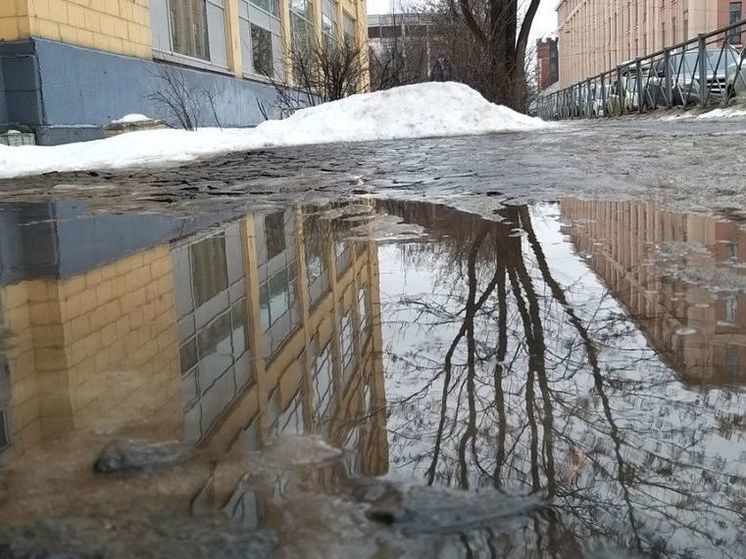 Пискаревский проспект в Петербурге ушел под воду из-за аномальной погоды
