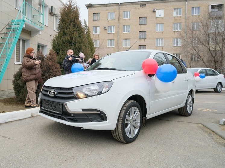 Фонд «Защитники Отечества» передал автомобили волгоградским участникам СВО