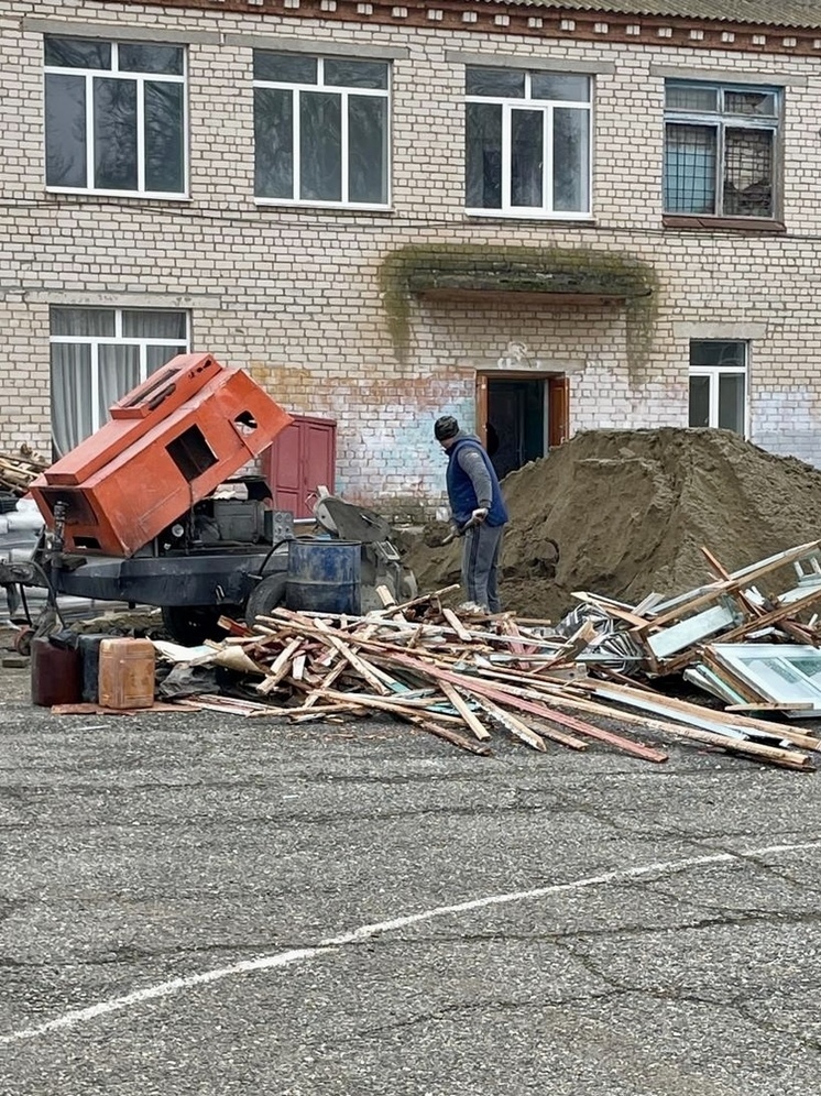 В одном из сёл Ставрополья приступили к капремонту школы