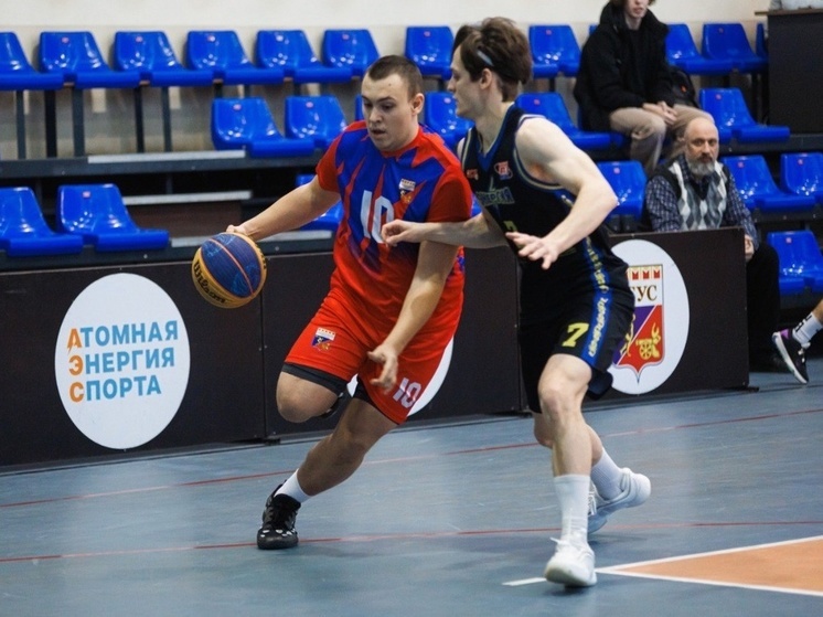 В Смоленском государственном университете спорта состоялись соревнования по фиджитал-баскетболу