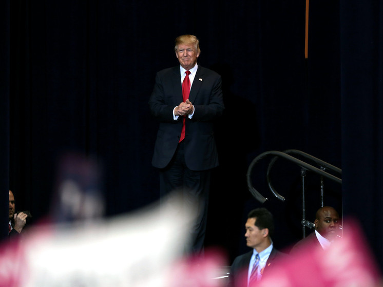 Трамп: 70% учеников восьмых классов в США плохо читают