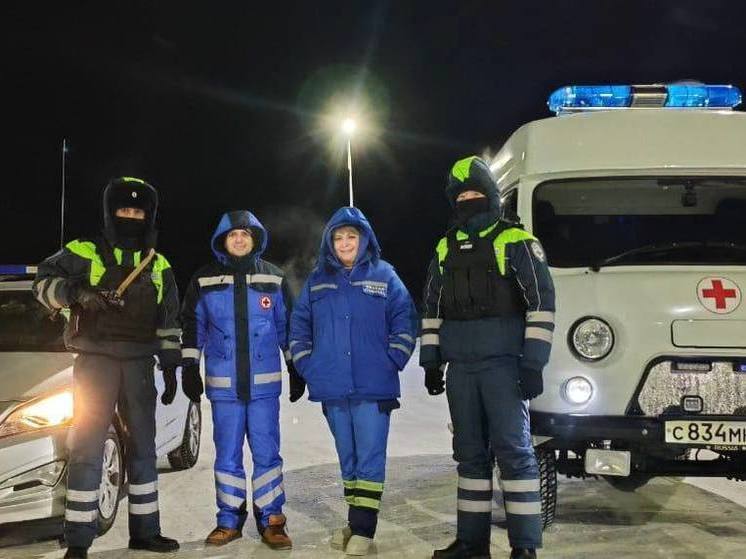 Скорая помощь везла малыша из Надыма в больницу Ноябрьска и застряла на трассе