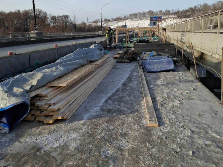 В Новосибирске возобновлен ремонт моста через реку Иня