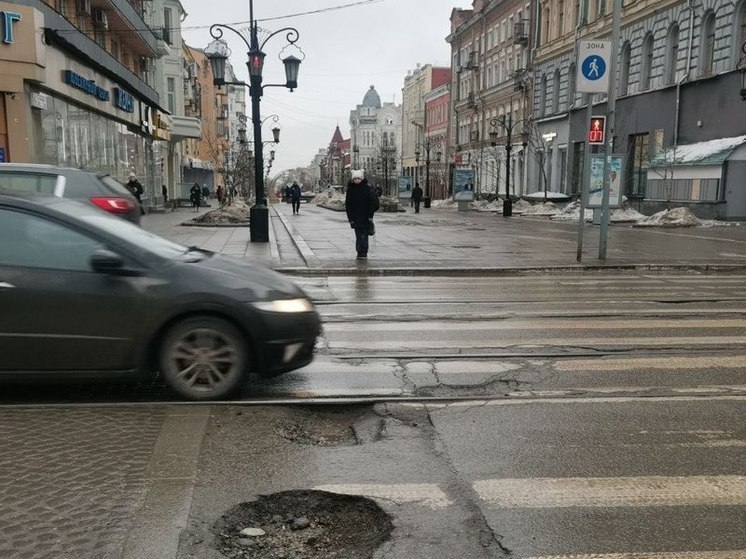 Перекресток улиц Фрунзе и Ленинградской в Самаре опасен для пешеходов и автомобилей