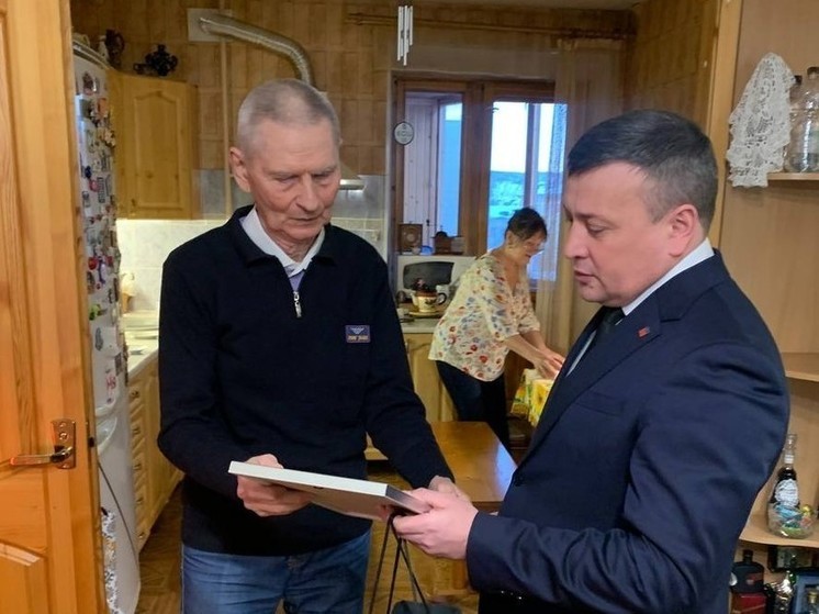 Артем Долгов поблагодарил жителя блокадного Ленинграда за подвиг
