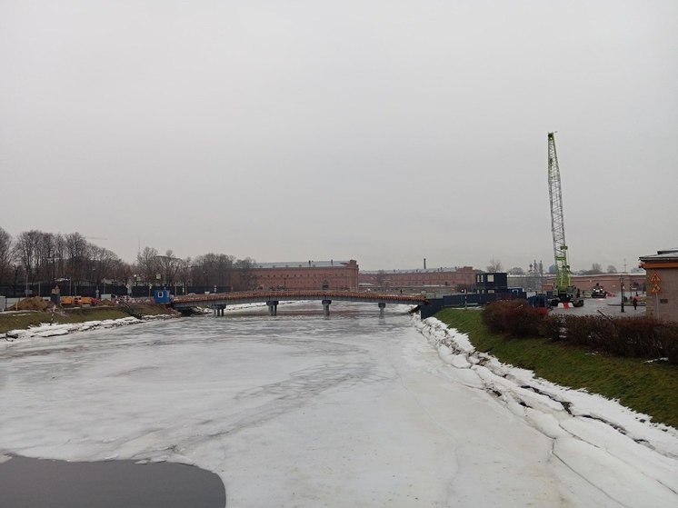 У Петропавловской крепости открыли резервный мост на Заячий остров