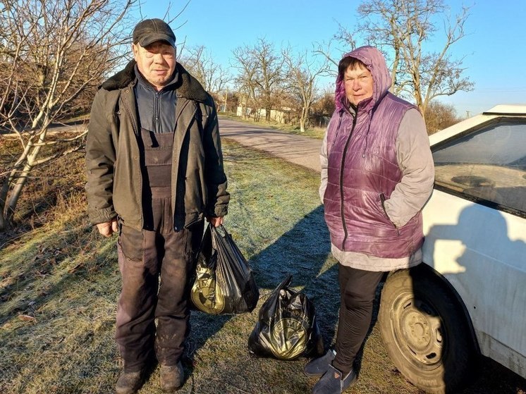 Жителям Каховского округа выдали гуманитарную помощь