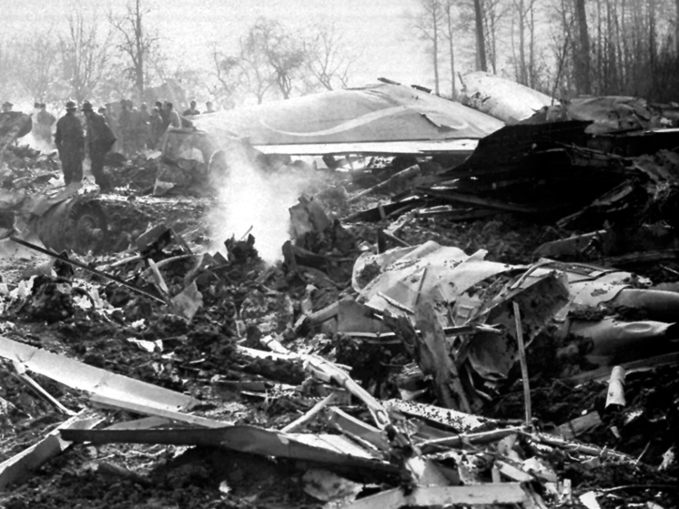 Авиакатастрофа в Вашингтоне повторила гибель сборной США 64 года назад