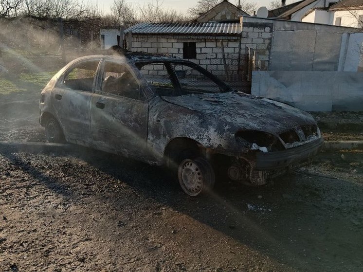 В Кировском районе горели автомобиль и гараж