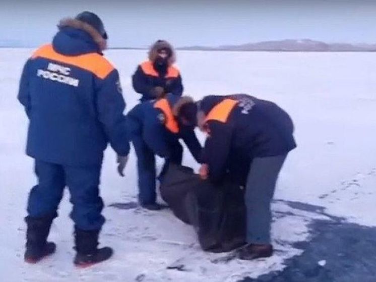 На Байкале утонули двое мужчин и машина