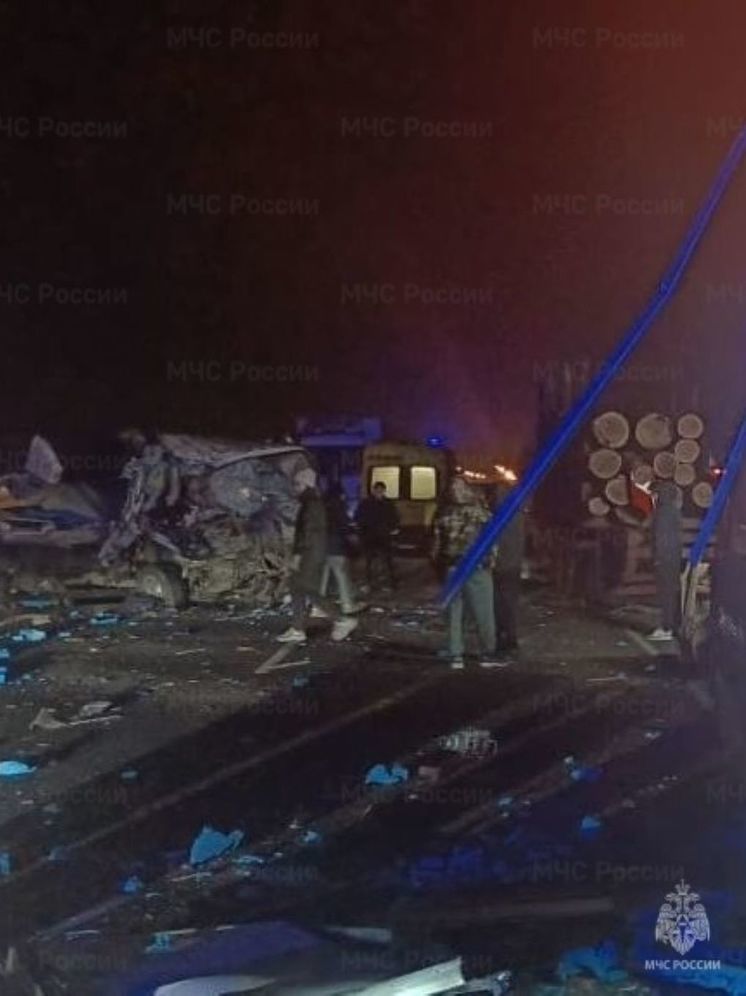 Человек пострадал в аварии с двумя иномарками и грузовиком под Перемышлем