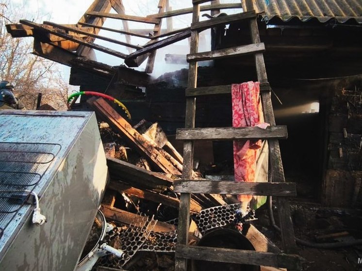 В Краснодонском округе ЛНР при пожаре в бане погиб мужчина