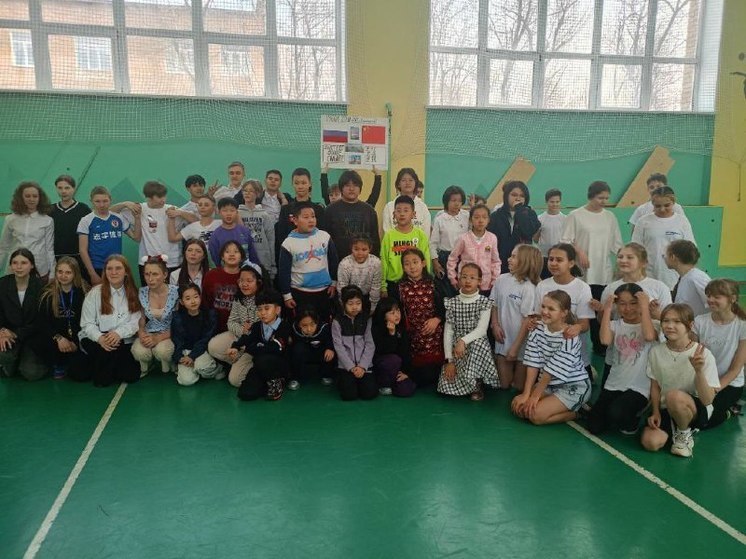 Школьники из Китая узнали о школьной жизни в России