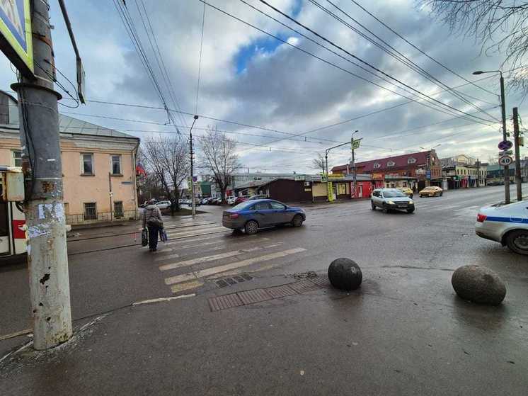Пенсионер на «Ладе» снёс девушку на пешеходном переходе в Туле
