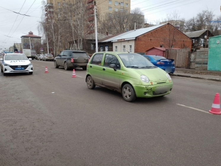 В Тамбове на Базарной водитель сбил двух детей