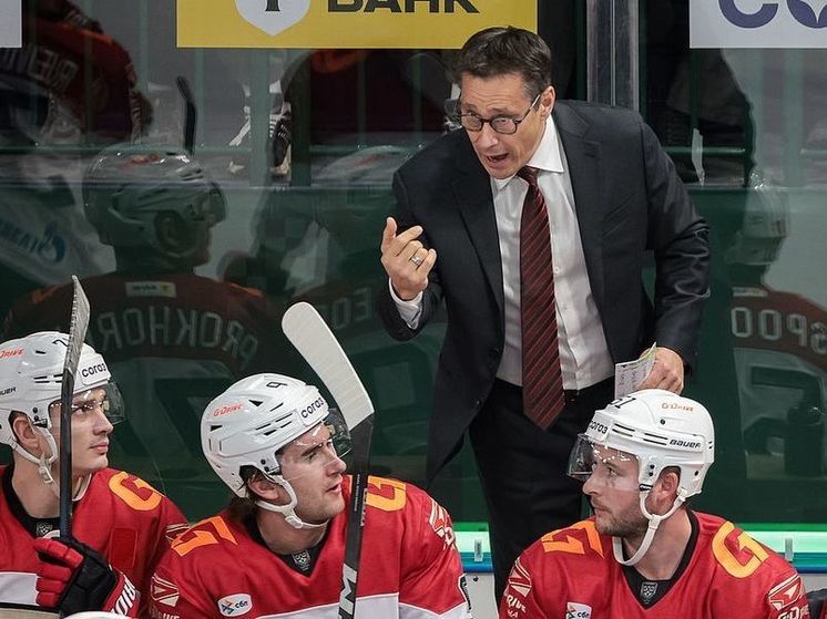 Главный тренер омского «Авангарда» Ги Буше по пути на матч попал в ДТП