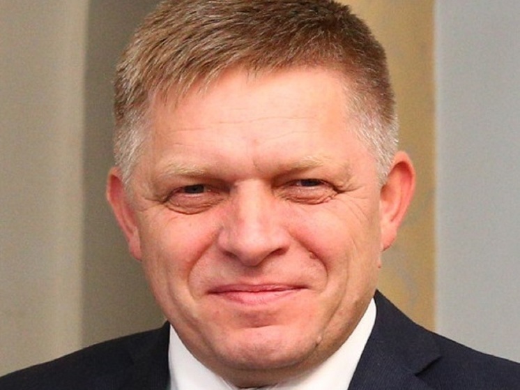 Фицо: Словакия не будет останавливать энергопоставки и гуманитарную помощь на Украину