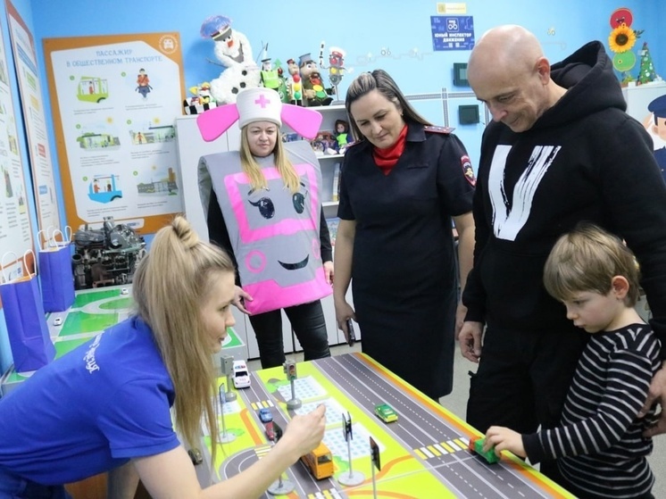 Сергей Сокол отвел сыновей в Центр дополнительного образования