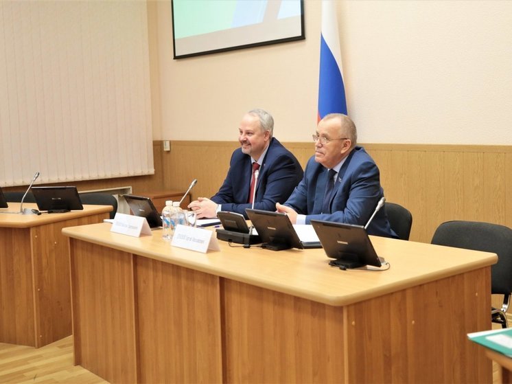Мончегорские школьники побывали в гостях в областной Думе