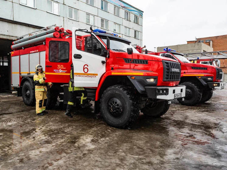 В Новосибирске после обрушения крыши дома пострадал мужчина