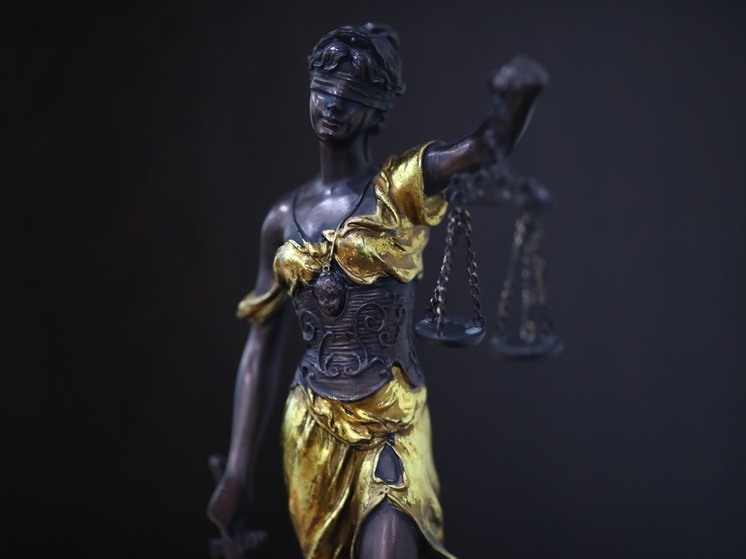 Главу района Астраханской области заподозрили в получении крупной взятки