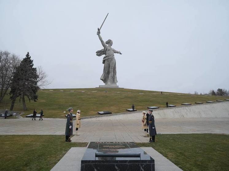 В Волгограде и области отмечают 82-ю годовщину победы в Сталинградской битве