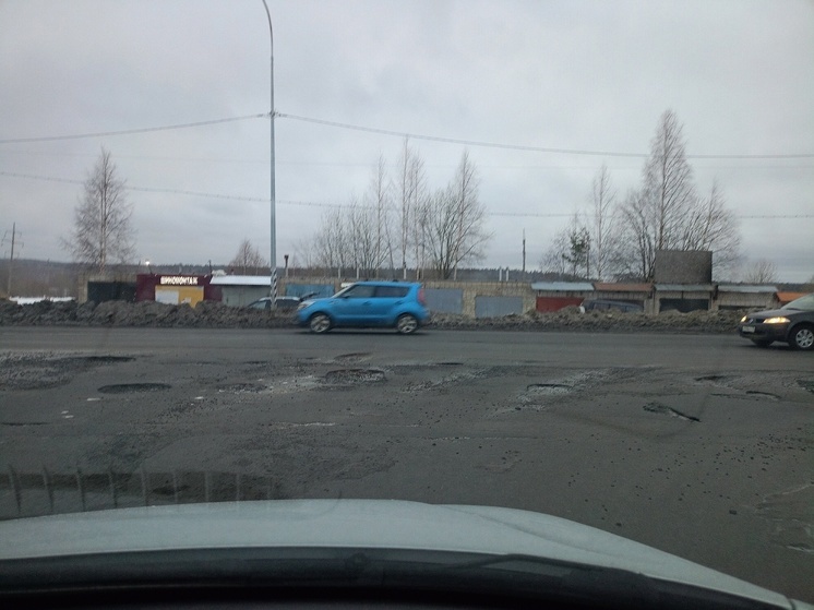 Усеянная ямами дорога на Кукковке возмутила водителей Петрозаводска