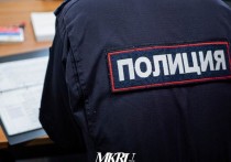 Полицейские в поселке Ясногорск Оловяннинского района задержали подозреваемых в краже из гаража, которые вернулись на место преступления, чтобы тайно подбросить украденные вещи их владельцу