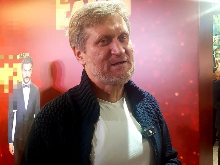 ФСИН: актер «Уральских пельменей» Рожков сыграл в хоккей в колонии Кировграда