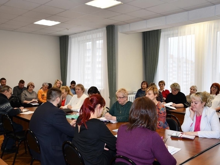 Глава Смоленского муниципального округа провела совещание с руководителями структурных подразделений Администрации