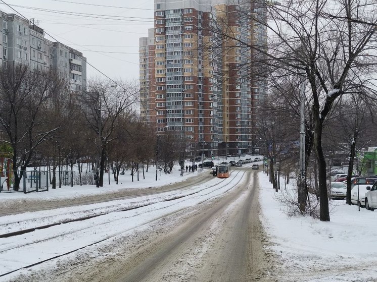 Хабаровчан призвали быть осторожными на улицах города из-за минувшей непогоды