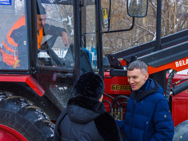 Юрий Скалунов и Татьяна Букреева оценили уборку снега в Тракторозаводском районе