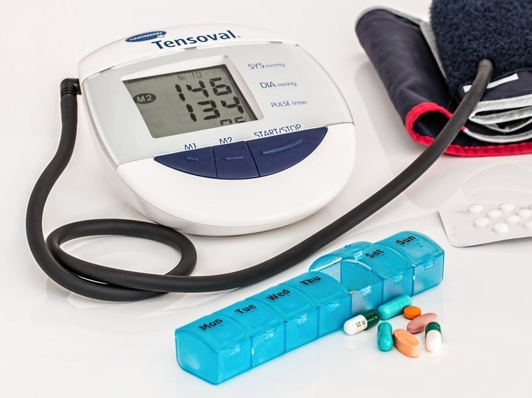 Кардиолог Кондрахин: при высоком давлении нужно избегать физнагрузок и больше отдыхать