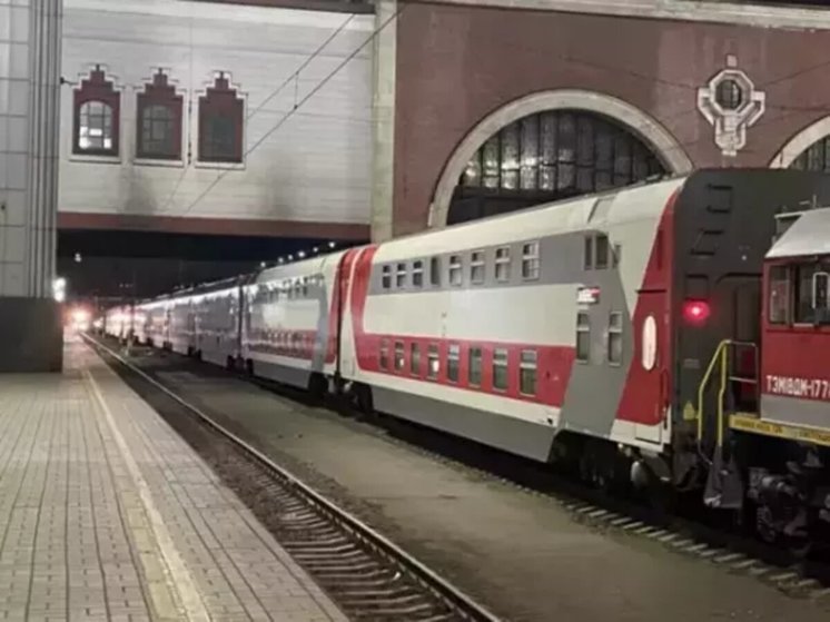 Грузовой поезд насмерть сбил 57-летнего пешехода в Ростовской области
