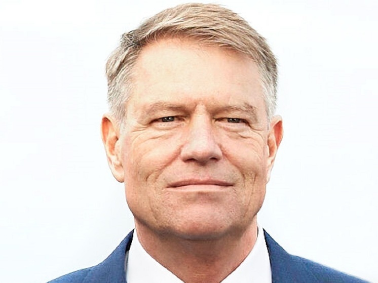 Президент Румынии Йоханнис не намерен уходить в отставку