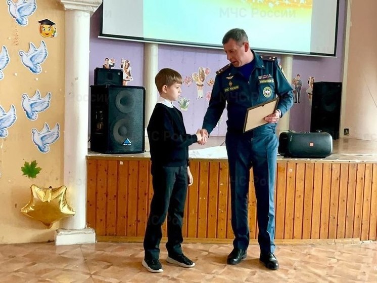 Пятиклассника из Калуги наградили за спасение бабушки