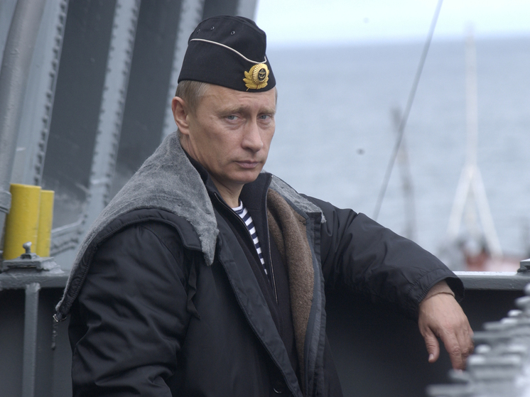 На крейсере "Адмирал Нахимов" запустили второй атомный реактор, заявили в ОПК