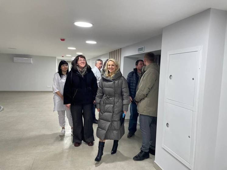 Ремонт в одной из старейших поликлиник Липецка оценила министр здравоохранения