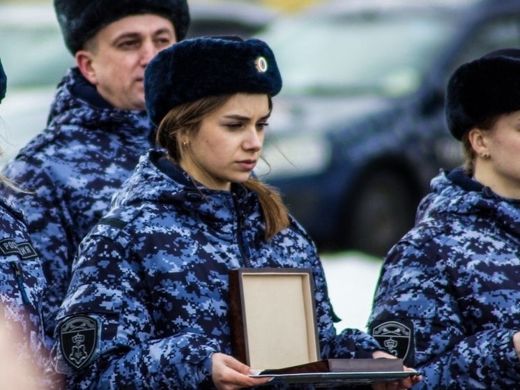 В Туле сотрудники Росгвардии провели тематические занятия для детей Донбасса